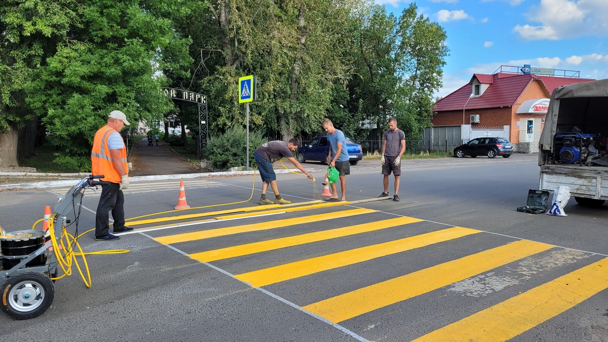 Зебра 33 новости сегодня. Пешеходный переход. Пешеходная Зебра. Зебра пешеходный переход. Диагональный пешеходный переход.