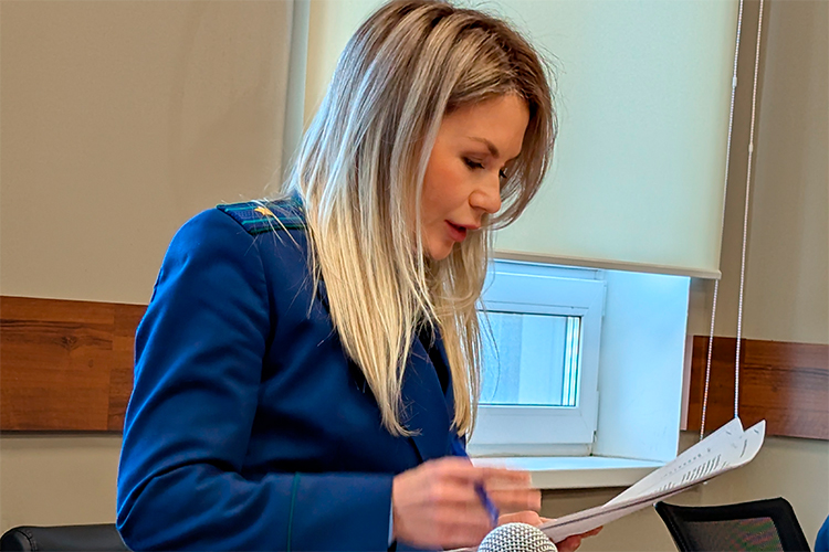 Начальник «антикоррупционного» отдела прокуратуры Лилия Фаттахова просила у суда посодействовать и направить запрос в агрофирму, чтобы та представила полную информацию по балансу, активам, счетам и имуществу