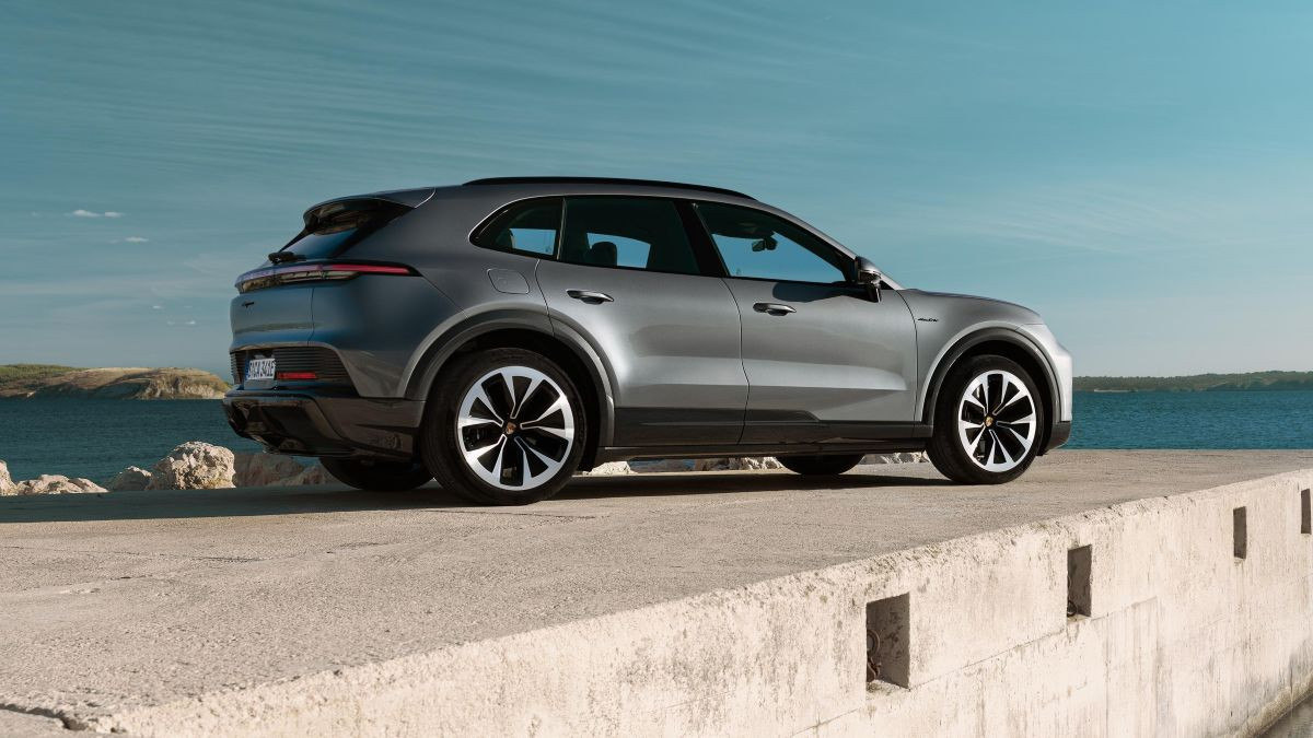 Разворот Porsche от электромобилей: причины и перспективы смены стратегии