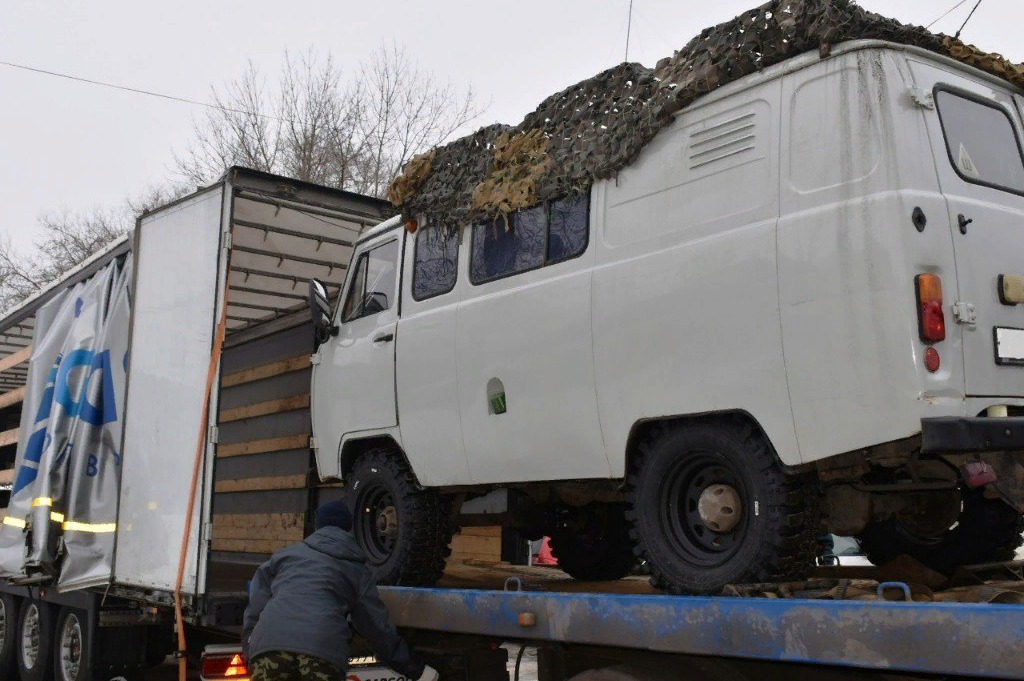 Автомобили, рации, масксети отправили бойцам СВО из Гусь-Хрустального