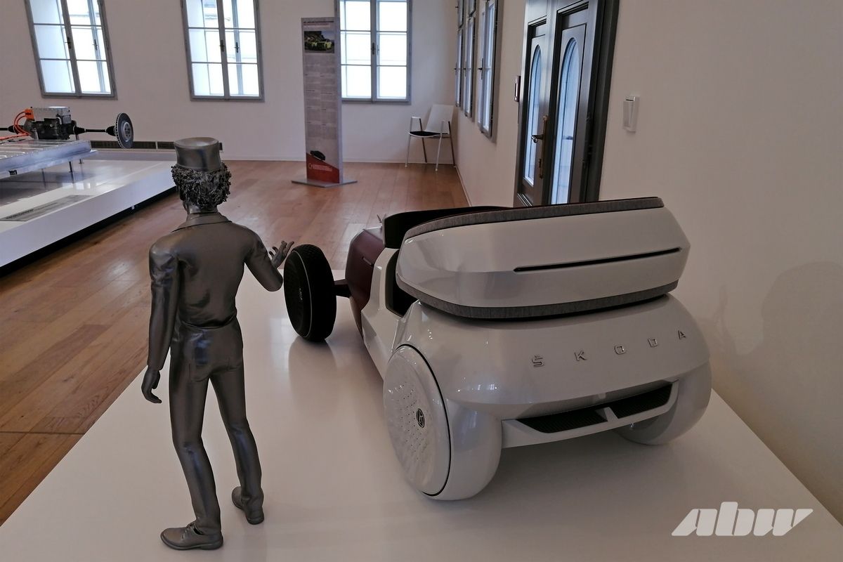 От экспериментов с электричеством до Volkswagen Beetle: 150 лет со дня рождения Фердинанда Порше