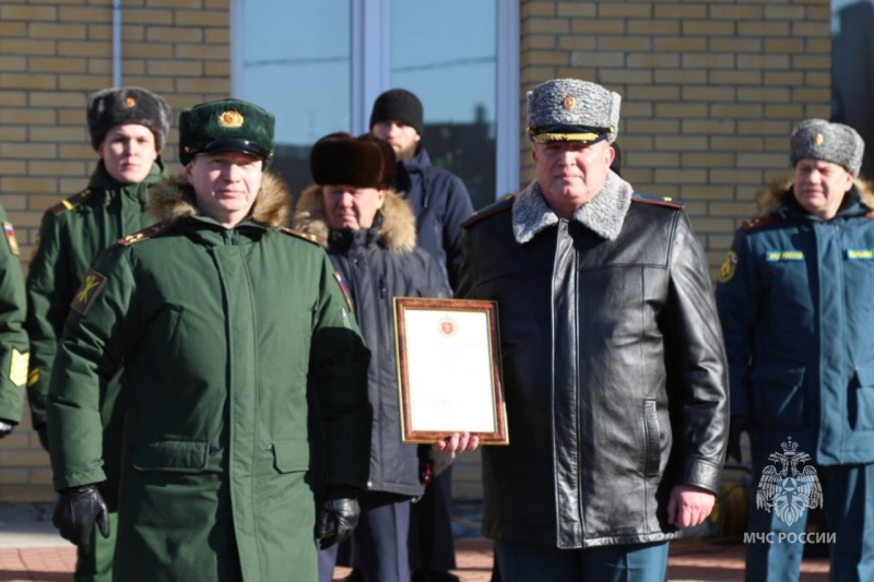 Два УАЗа и спецоборудование передали огнеборцы Забайкалья воинам-землякам на СВО