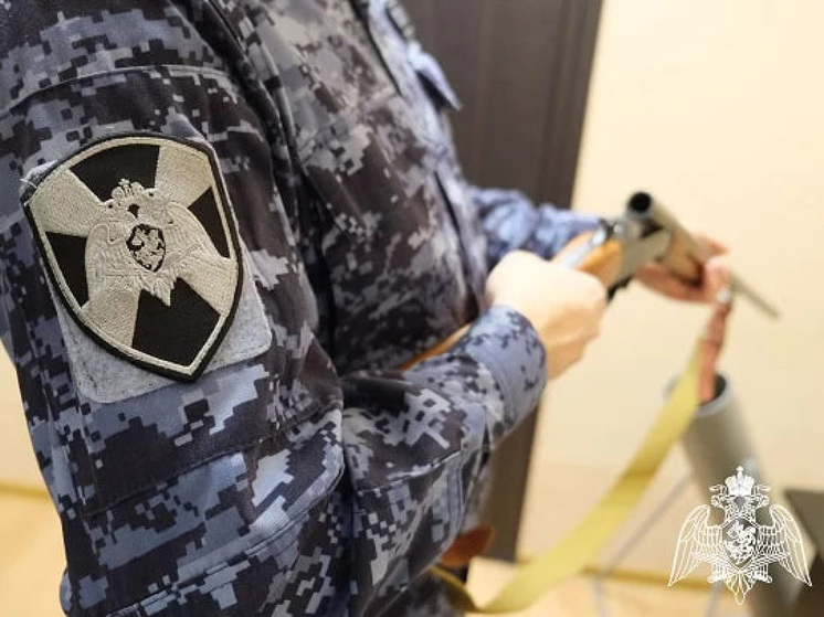 В Курской области сотрудники Росгвардии пришли с проверкой к 232 владельцам оружия