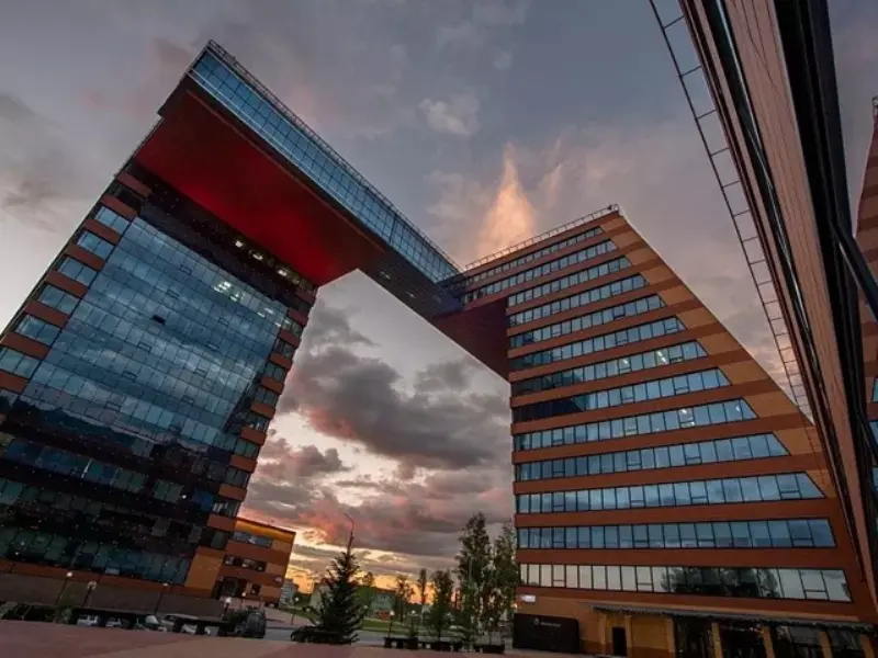 Академпарк ищет подрядчика для строительства 12-этажного здания Центра коллективного пользования (блок «В»). Работы стоимостью более 1,5 миллиарда рублей финансируются из бюджета Новосибирской области.