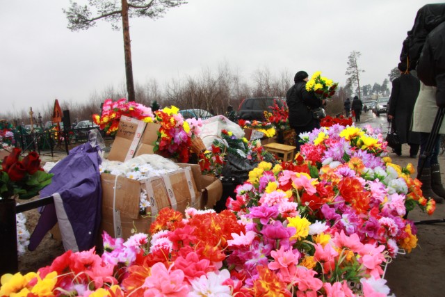 На Чернореченском кладбище Сургута вновь орудуют похоронщики-мошенники