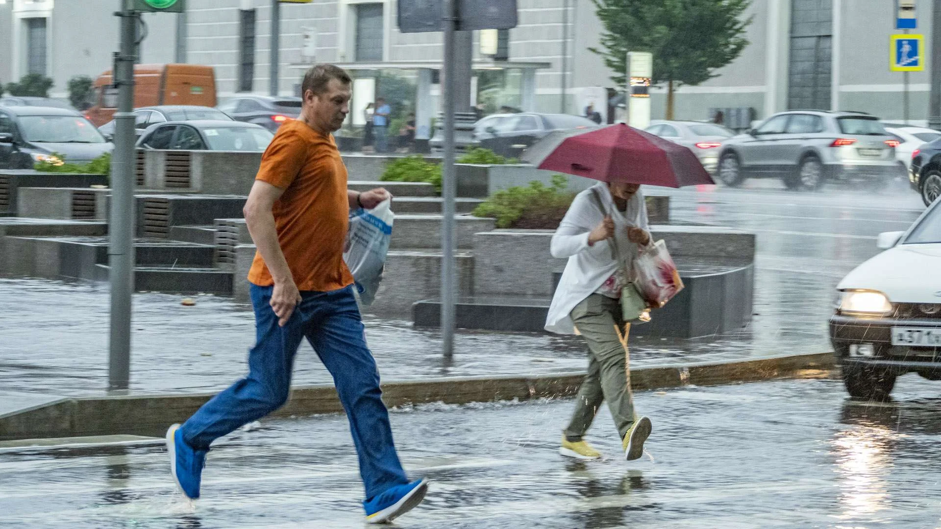 дождь в городе москва