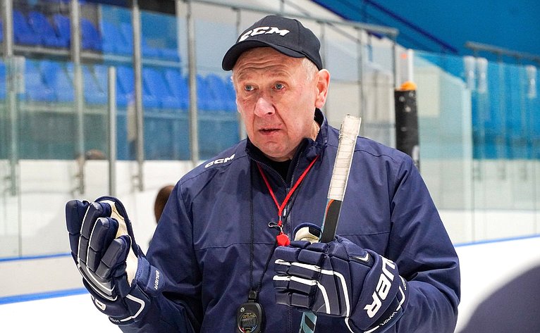 Сенаторы посетили Ледовый дворец Марий Эл