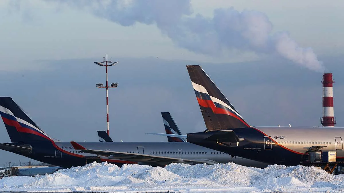 Flight 50. Аэрофлот Домодедово. Шереметьево снег. Самолет на фоне Домодедово. Аэрофлот прибыль по годам.