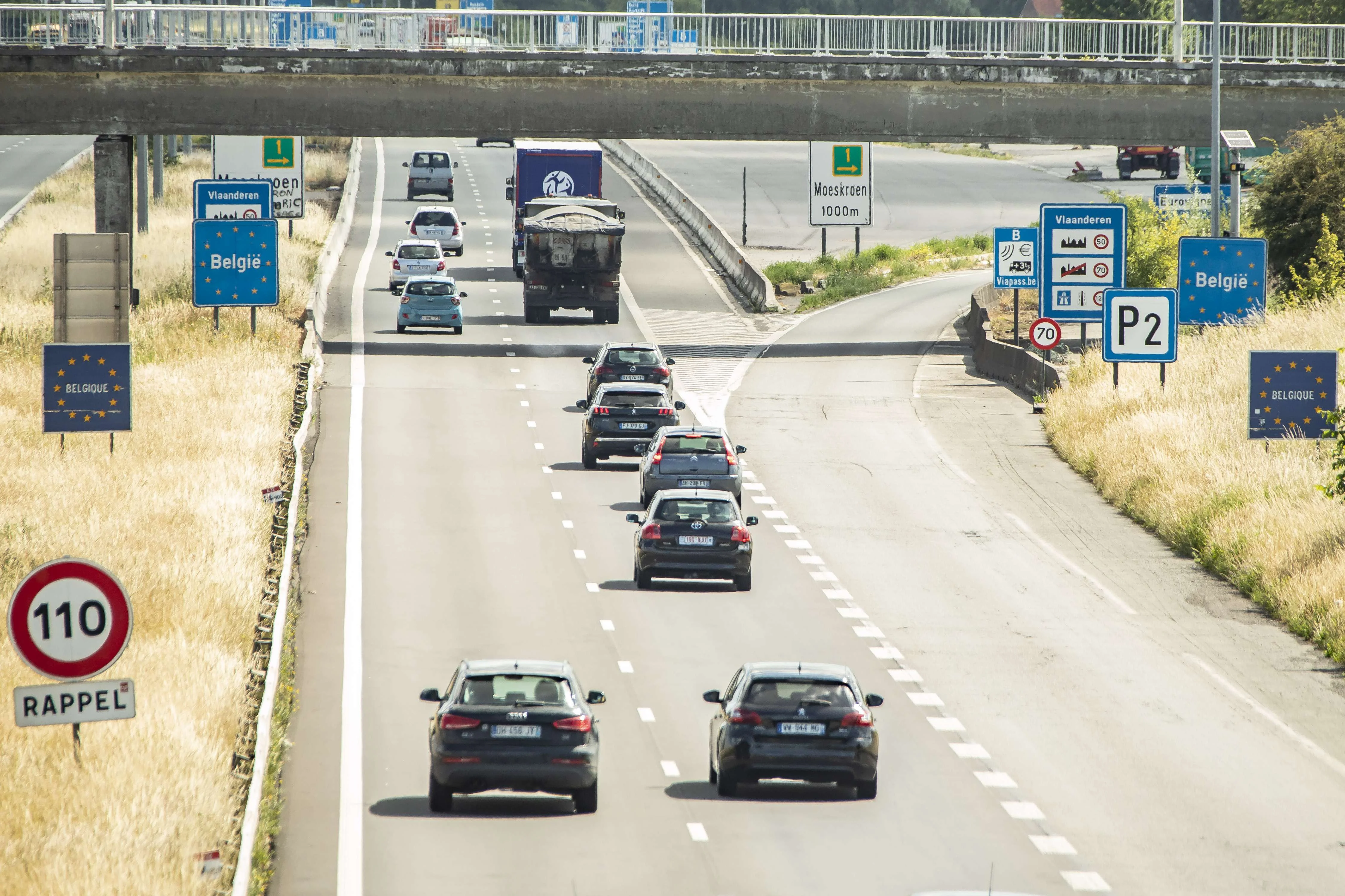 Турция запретила въезд. Tol. Uk rest area motorway service area.