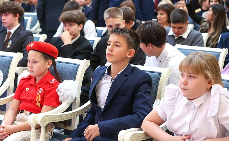 В Совете Федерации состоялась XII церемония награждения детей и подростков, проявивших личное мужество в экстремальных ситуациях