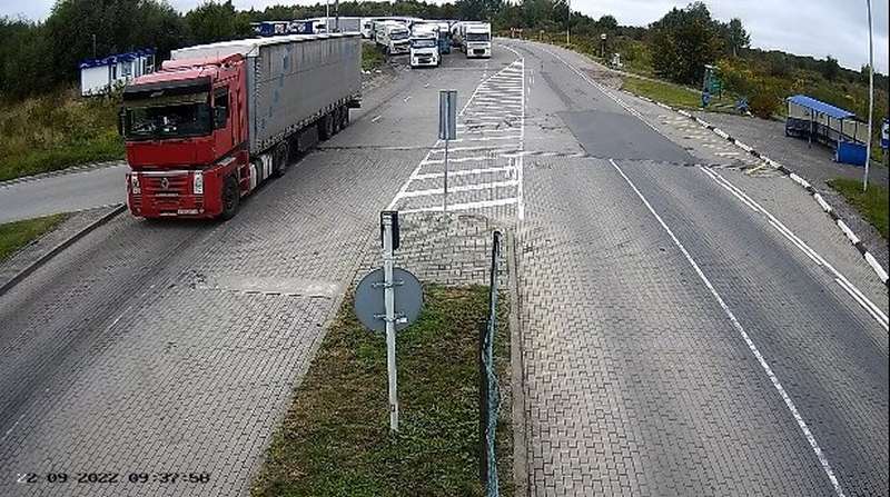 фуры на границе. калининград литва граница кпп. очередь из фур на границе калининграда и литвы. граница литва калининград сегодня. граница литва калининград сегодня.