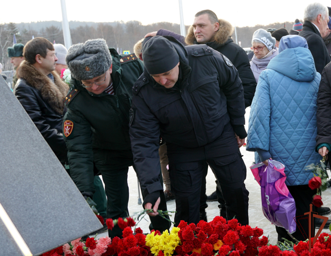 На Дальнем Востоке росгвардейцы почтили память Героев Отечества 