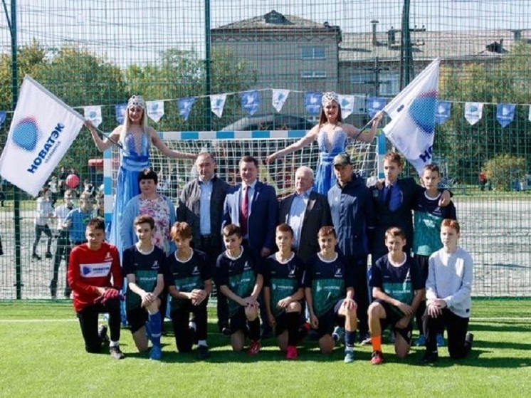 В Еманжелинске открыли новую площадку для мини-футбола