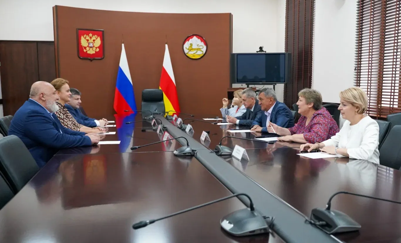 Консорциумы туризм. Стороны обсудили. Южная осетия руководство. Администрация курской области. Сотрудничество стран.