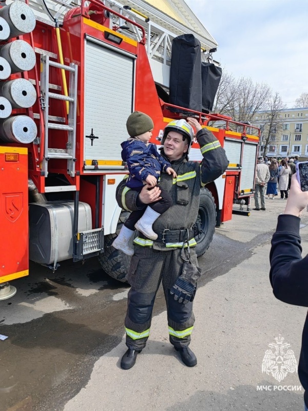Юбилей пожарной охраны - в центре Кирова