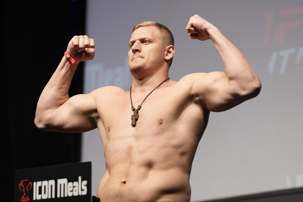 Павлович и Волков проведут бой на турнире UFC в июне
