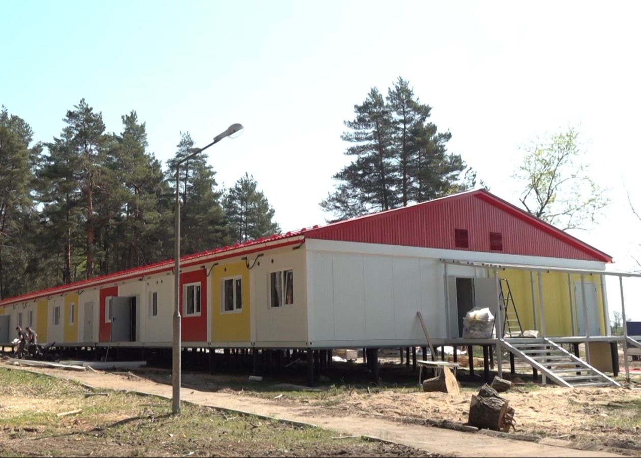 В загородном оздоровительном лагере «Белый городок» достраивается новый корпус на 50 человек