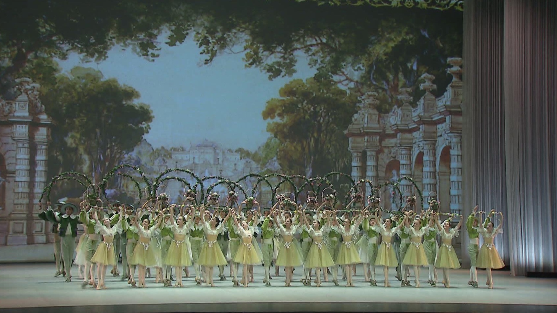 Юбилейный концерт Московской академии хореографии прошел на сцене Большого театра