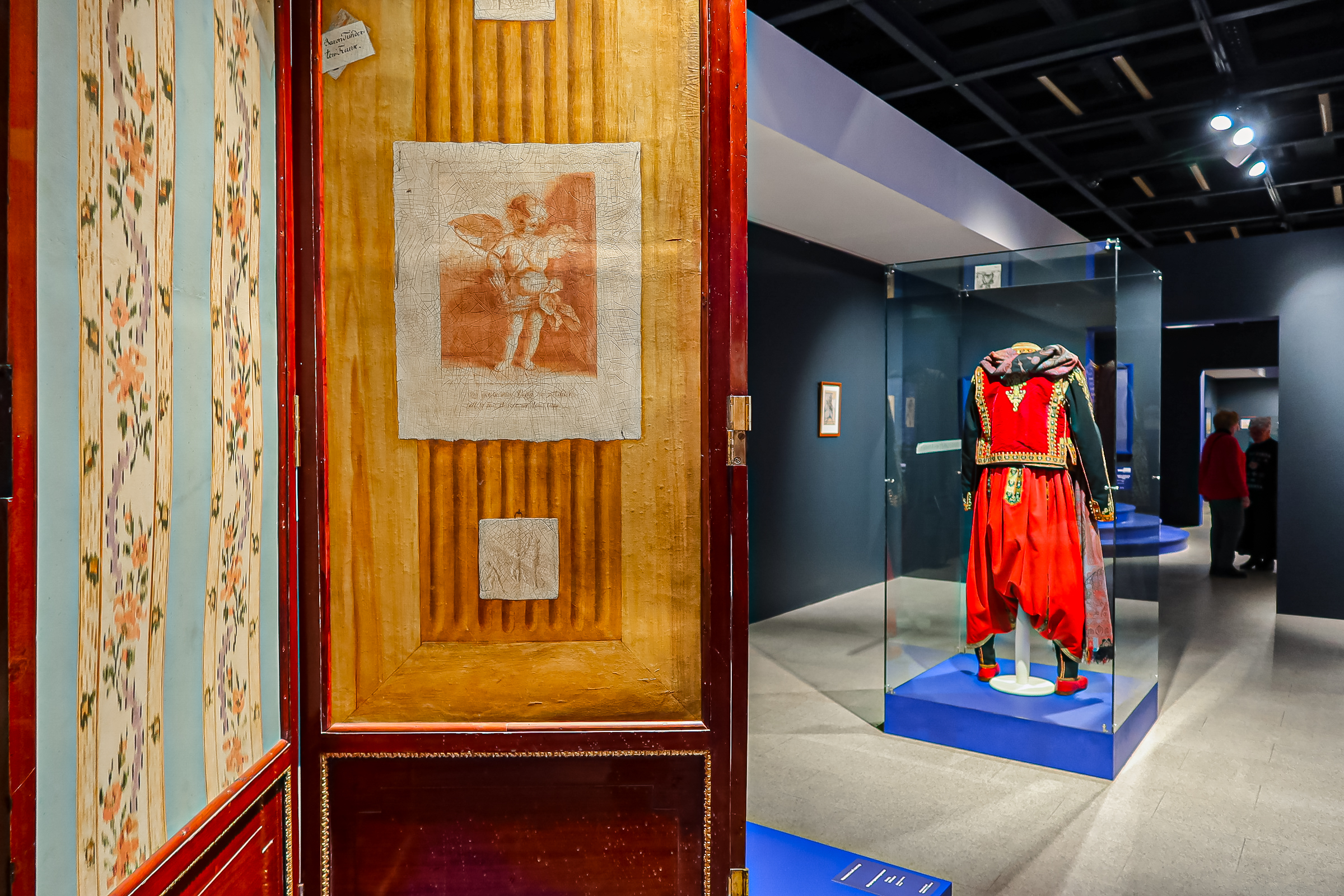 ЦВЗ «Манеж» открыл двери в мир династии Бенуа75