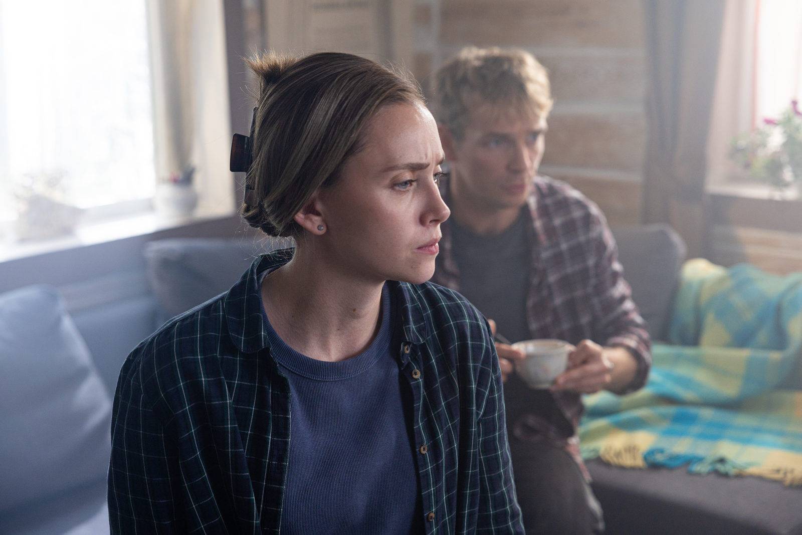 Гела Месхи, Дарья Урсуляк и Нонна Гришаева сыграли в сериале «Когда горит огонь»