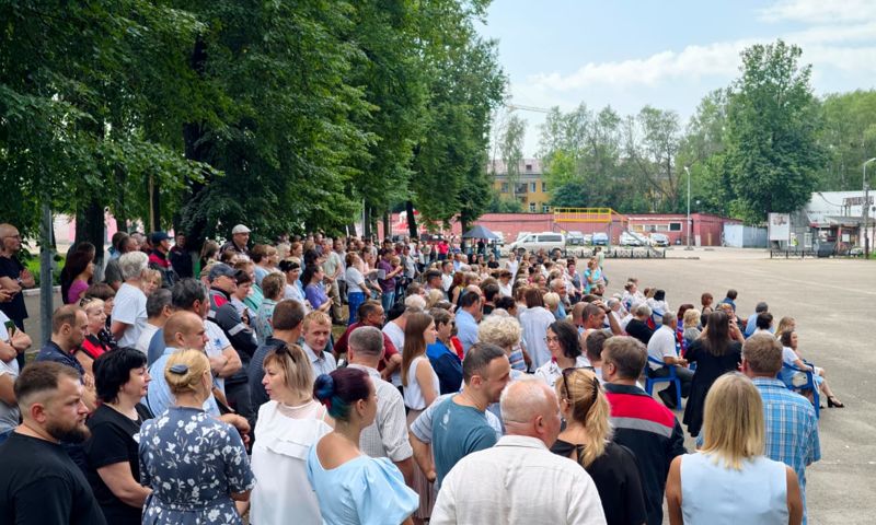 На Ярославском ЭРЗ в преддверии Дня железнодорожника наградили лучших сотрудников