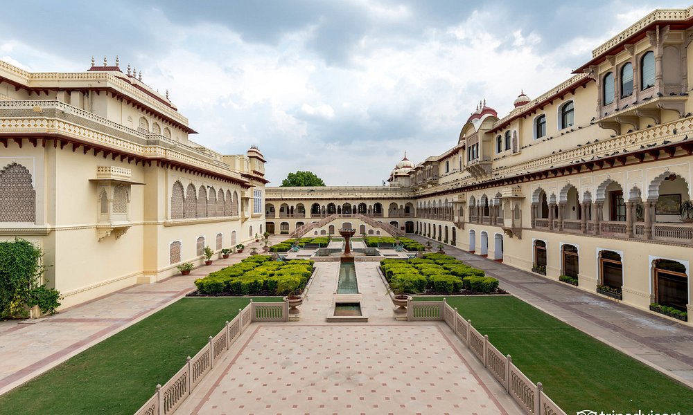 Пальма первенства среди лучших мировых отелей досталась индийскому – Rambagh Palace в Джайпуре