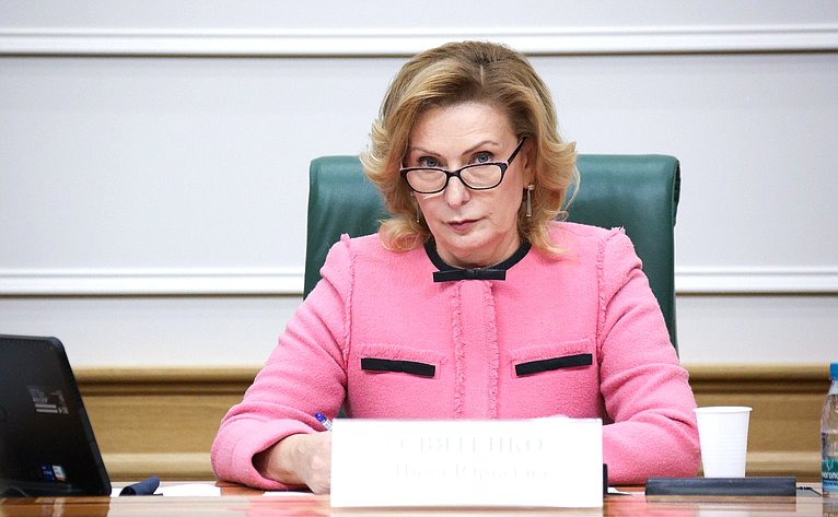 Инна Святенко