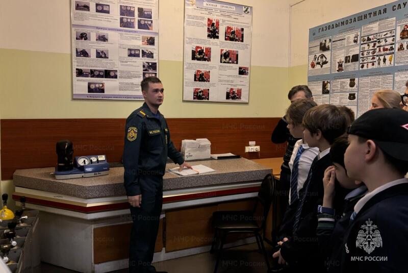 Пожарные Восточного округа столицы провели ознакомительную экскурсию для жителей Сокольников