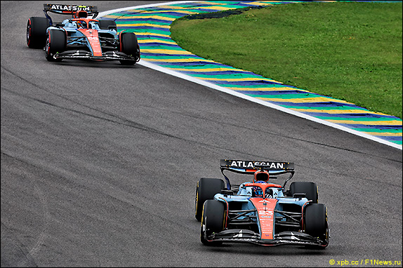 Алекс Элбон и Карлос Сайнс