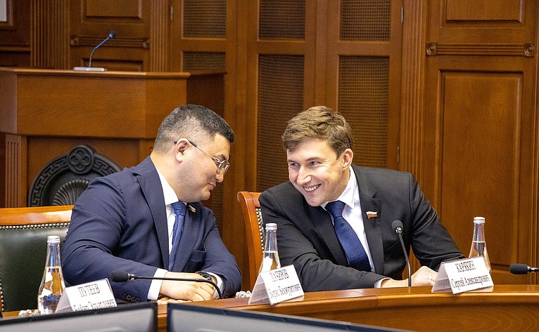 Заместитель Председателя Совета Федерации Инна Святенко провела расширенное совещание по здравоохранению с участием депутатов Государственной Думы, представителей правительства Республики Калмыкия, Министерства здравоохранения РФ