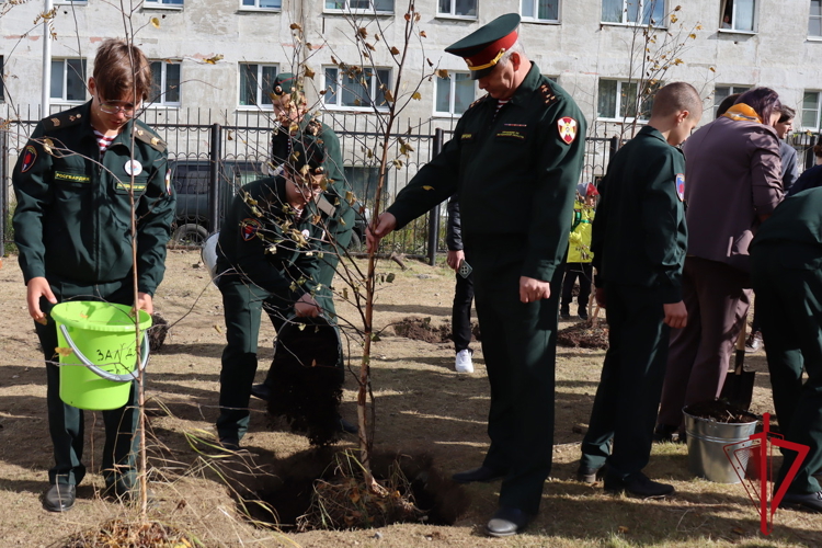 Росгвардейцы Колымы поддержали акции «Сад памяти» и «Зеленая Россия»