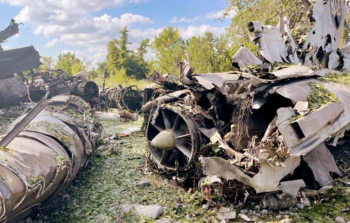 ЧЕРН_FPV-дроны уничтожают бронетехнику и живую силу врага по всему фронту | Русская весна