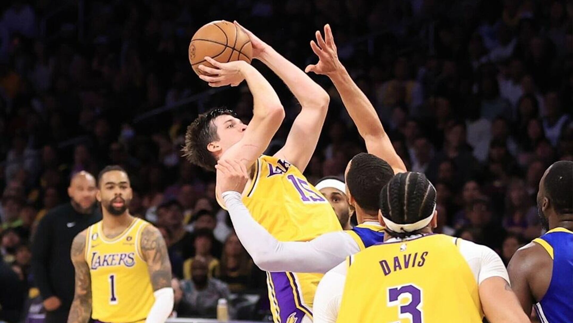 Мвп нба. Баскетбольный мяч нба лос анджелес. Голден стэйт уорриорз сакраменто кингз 26 января. Голден стэйт уорриорз сакраменто кингз 26 января. Голден стэйт уорриорз сакраменто кингз.