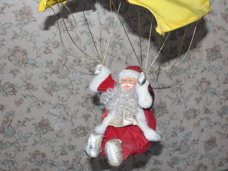 Продвинутые и экономные: какие Деды Морозы придут от предприятий Петербурга к детям работников