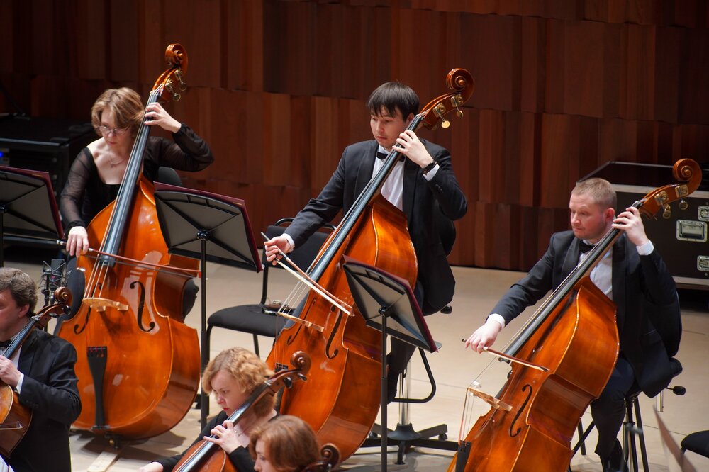 Оркестр росгвардии день высоцкого севастополь. Olympic brass. Самая длинное исполнение композиции 4. Виолончель фото. Кавер группа лакинск.