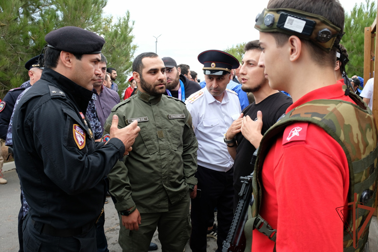 В открытии Северо-Кавказского молодежного форума «Каспий – 2024» приняли участие сотрудники Росгвардии