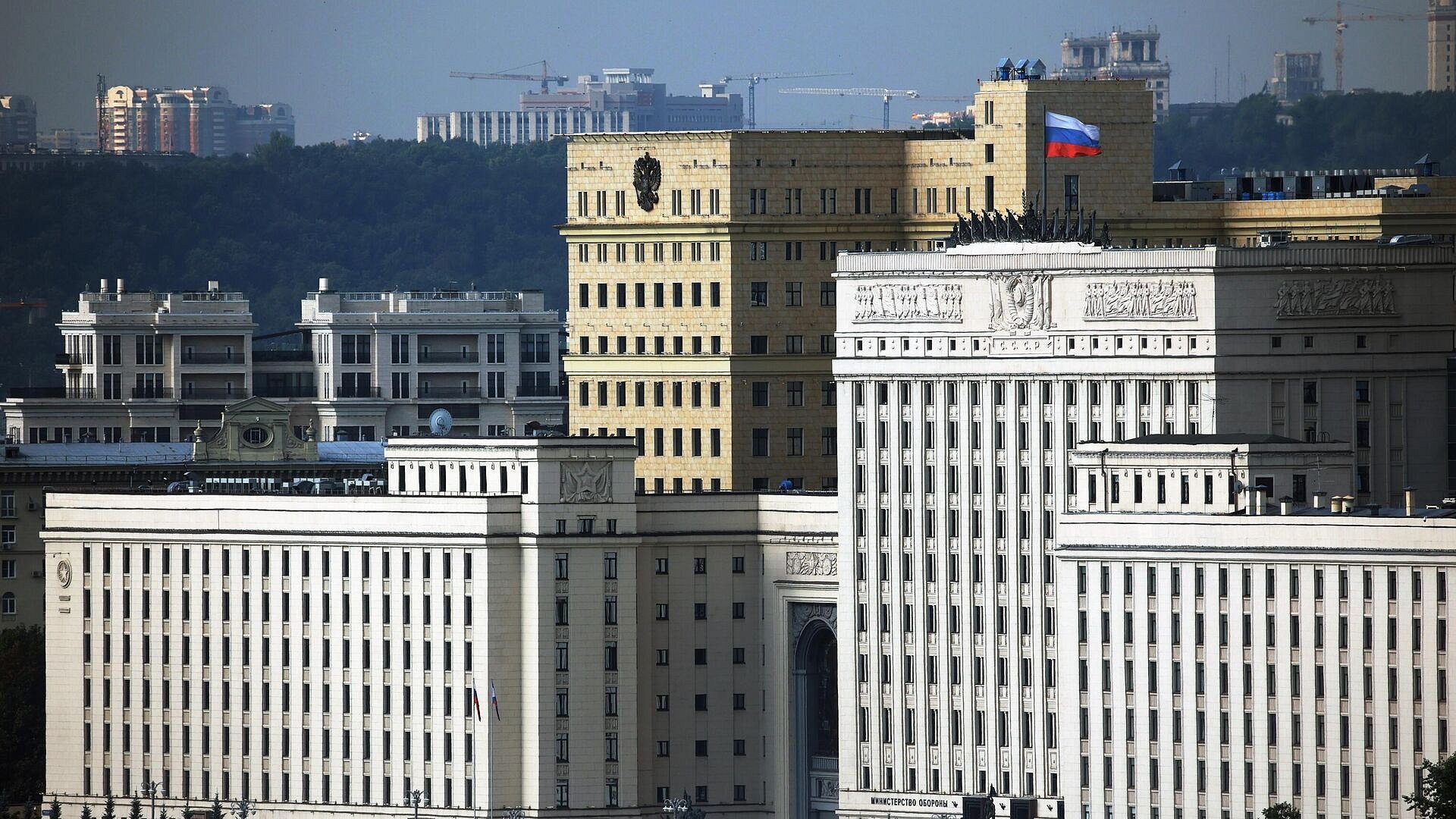 Минобороны предупредило жителей Киева и дипломатов заранее покинуть город