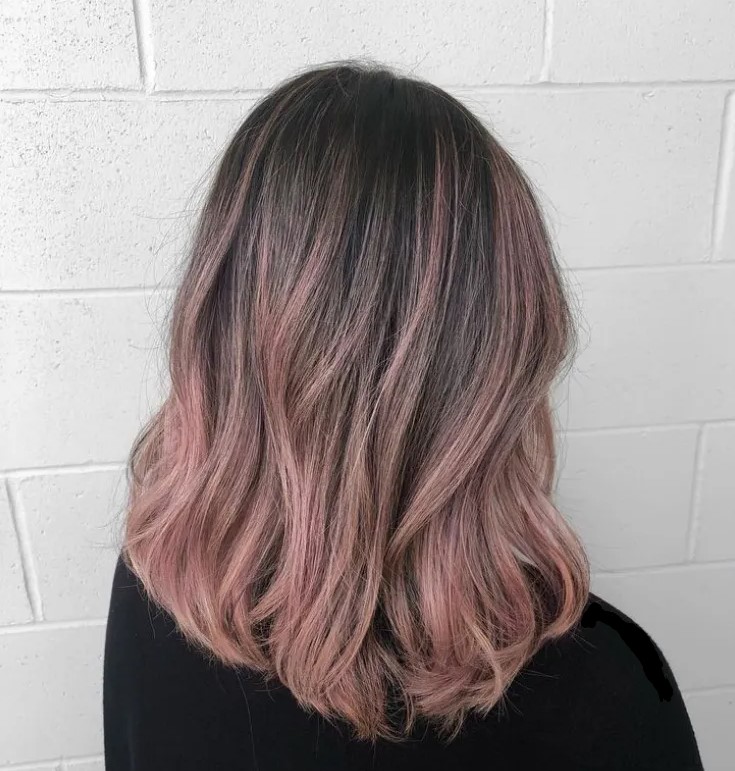 Розовое мелирование на темно русые волосы фото