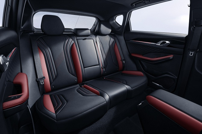 Стала известна стоимость обновленного Geely Coolray