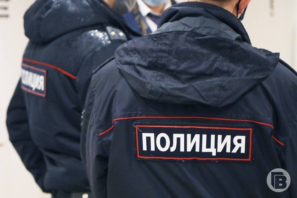Волгоградка испортила шины на 32 машинах