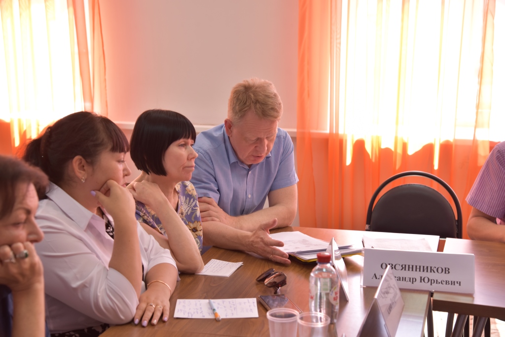 В Балакове состоялось выездное совещание депутатов Саратовской областной Думы по вопросу работы учреждений здравоохранения, расположенных на территории муниципальных районов Саратовской области