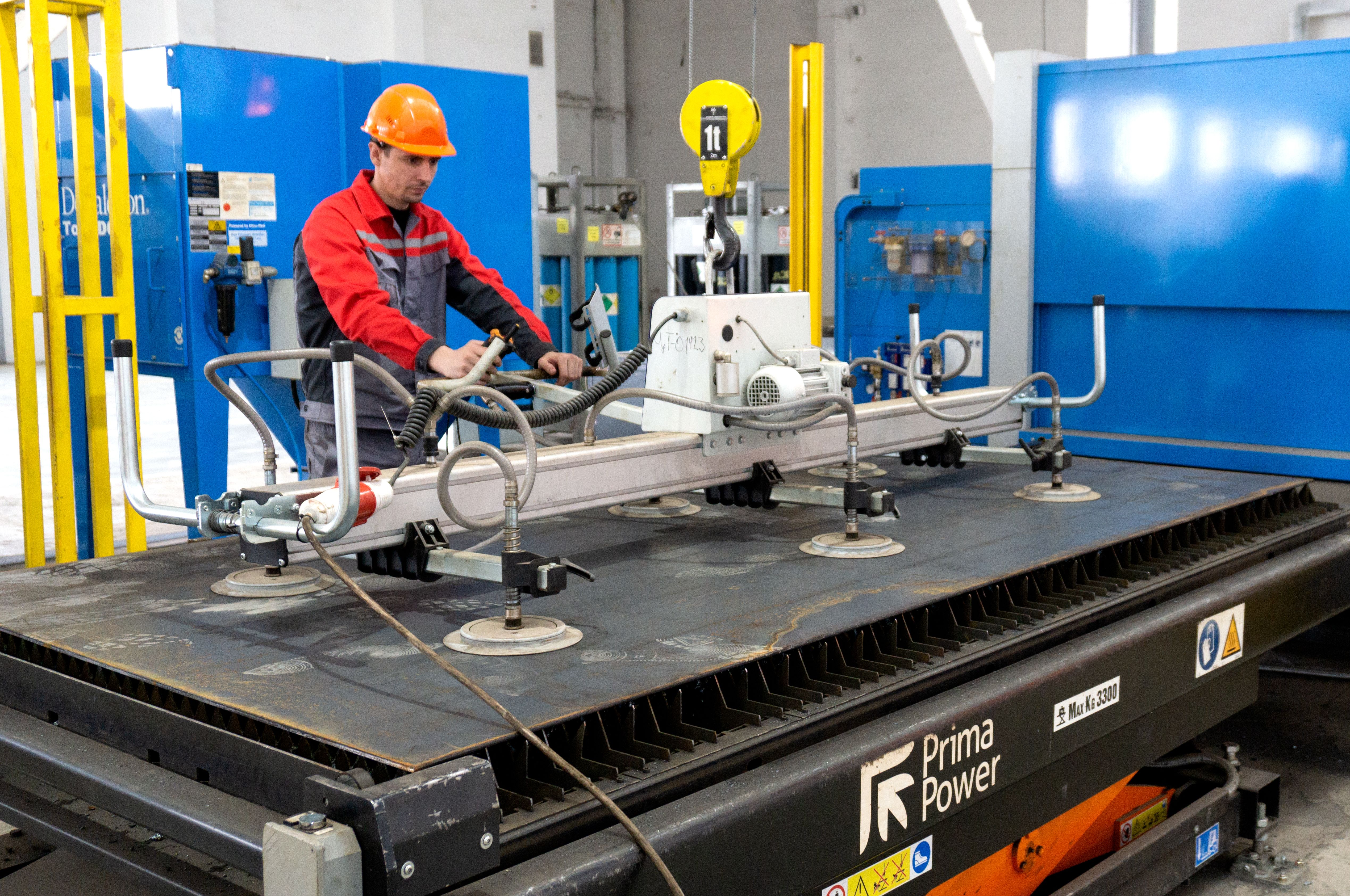 Завод сельмаш. Сварочный цех. Зао донобувь. Таганрог завод работа. Котлостроительный завод.