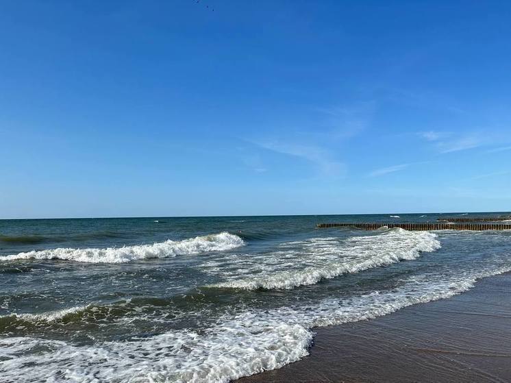 Огромные волны за несколько часов полностью смыли пляж в Пионерском