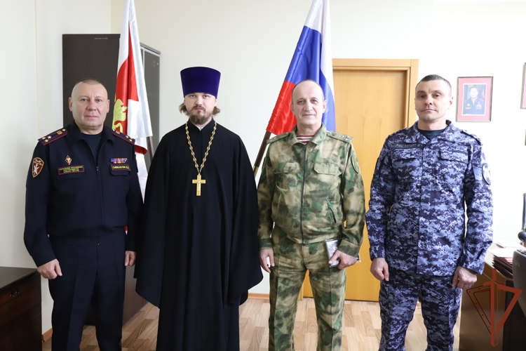 В Югре представители Росгвардии обсудили вопросы взаимодействия с председателем региональной епархии