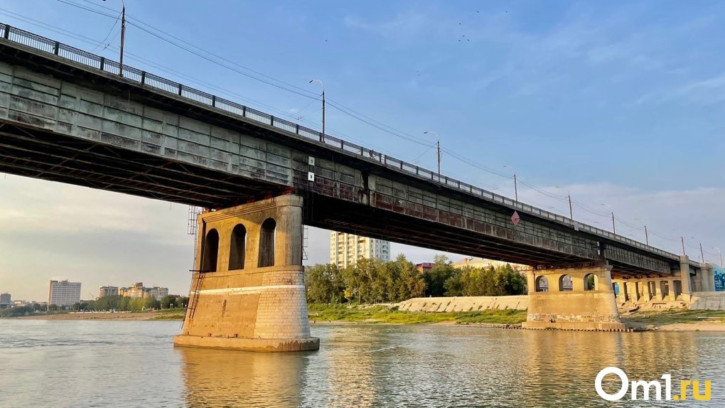 Ленинградский мост закрыт. Ленинградский мост Омск. Ленинградский мост Омск 2024. Перекроют Ленинградский мост. Подсветка Ленинградского моста Омск.