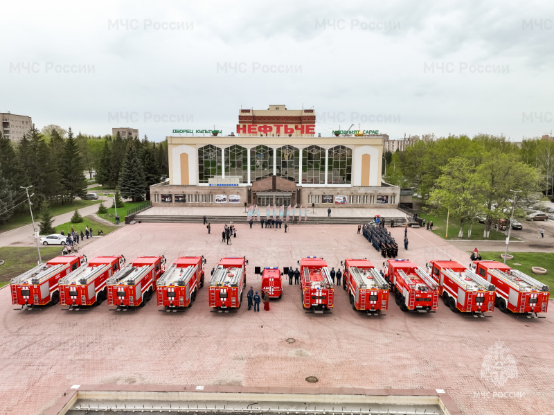 В Альметьевске пожарные получили самый желанный подарок ко Дню пожарной охраны России