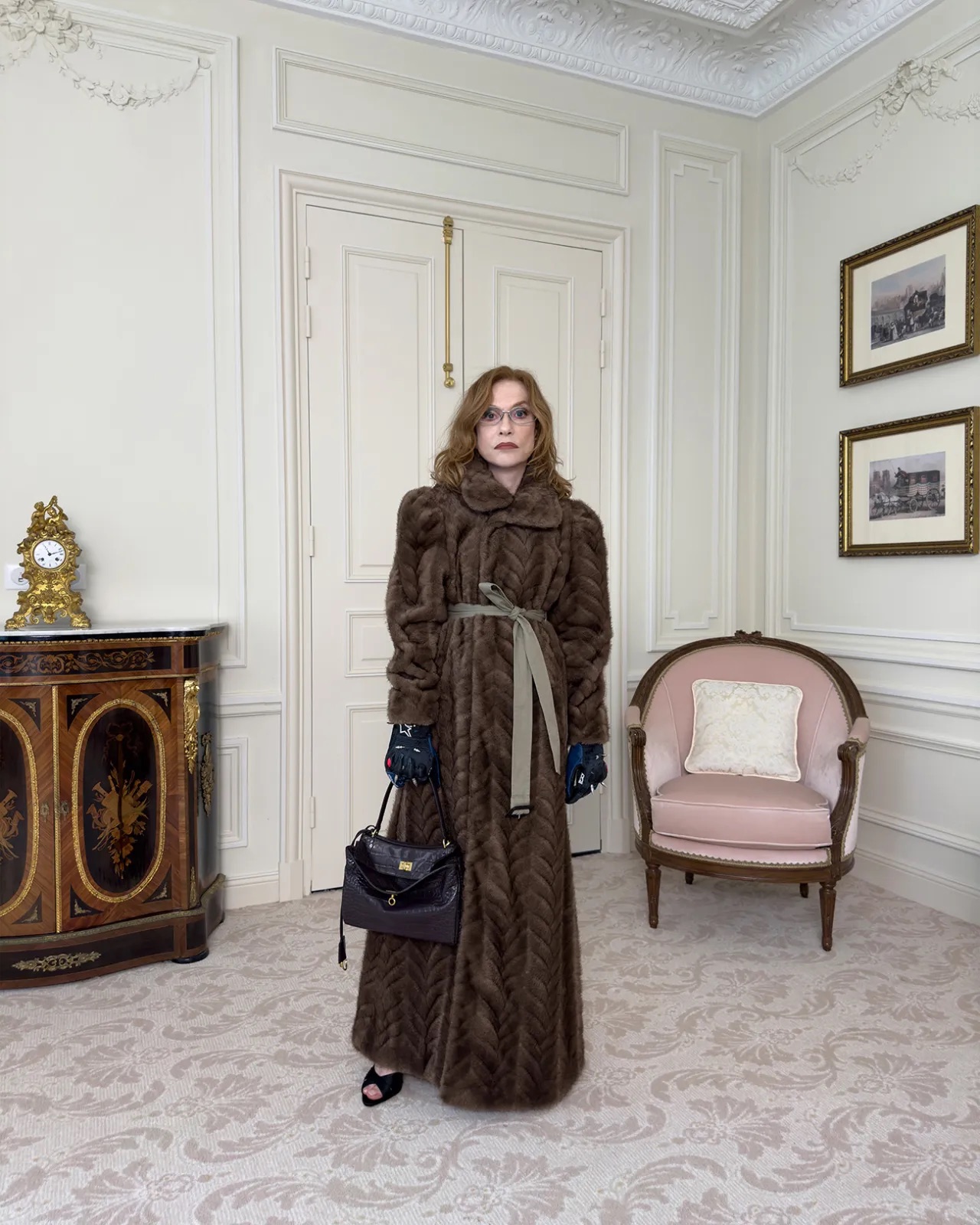 Бренд Balenciaga показал рекламную кампанию новой зимней коллекции (фото 2)