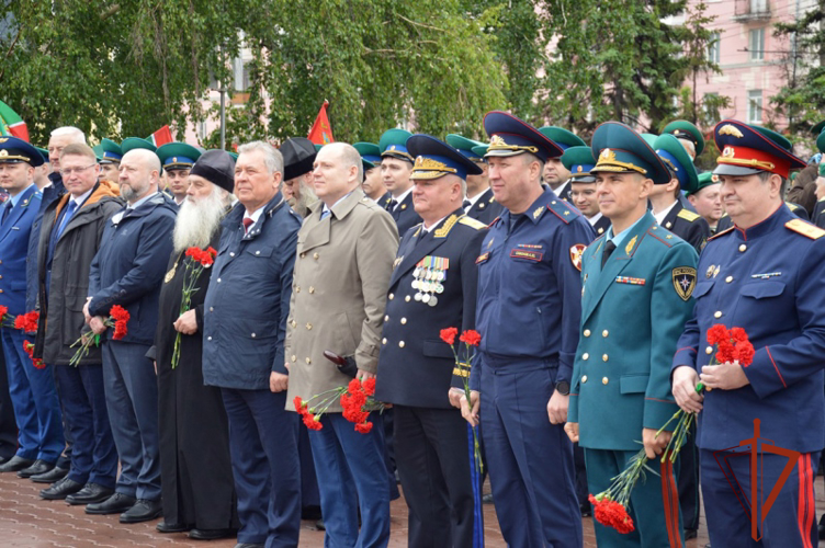 Росгвардейцы приняли участие в памятных мероприятиях ко дню пограничника