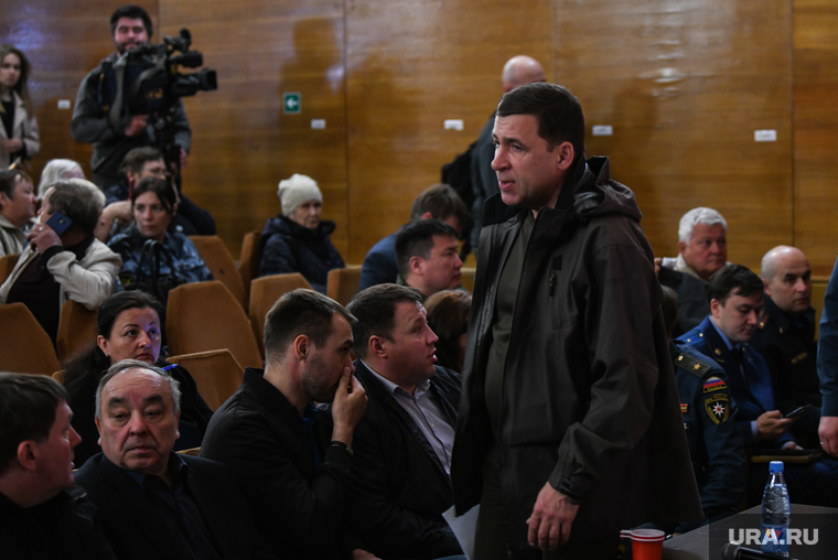 ПГТ Сосьва после пожара, последствия пожара в исправительной колонии. Свердловская область