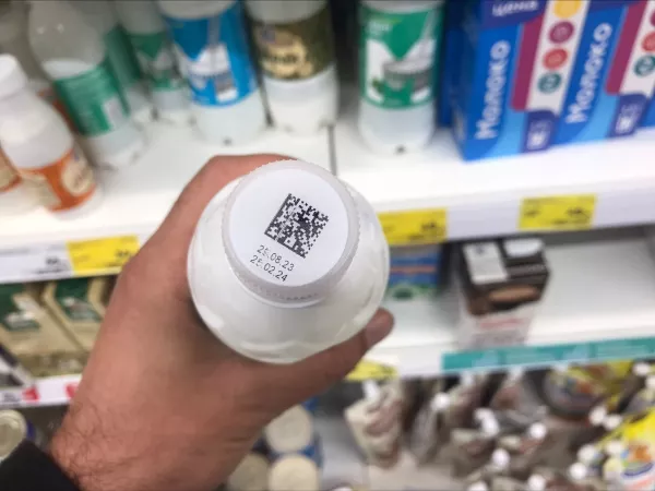 РЭО предложил отказаться от маркировки продуктов на крышках бутылок